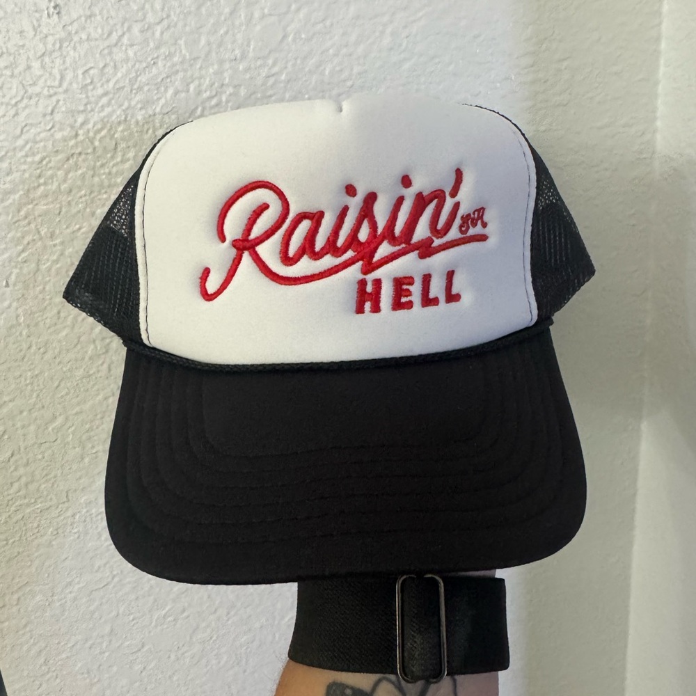 Trucker hat